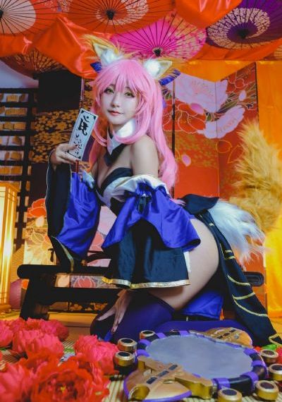 椎名由奈女教师